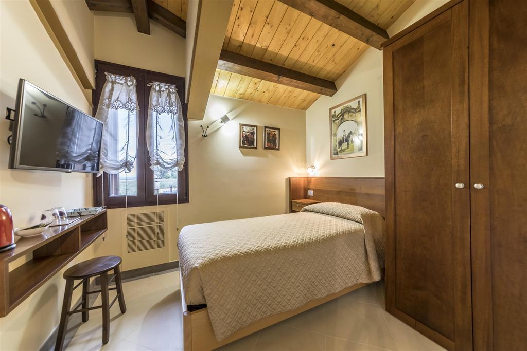 Traldi Resort Vetralla Luaran gambar